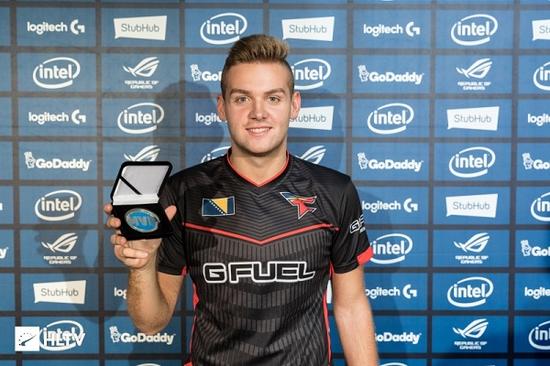 kyxsan ：不要责怪degster，他在两个月前就申请了签证